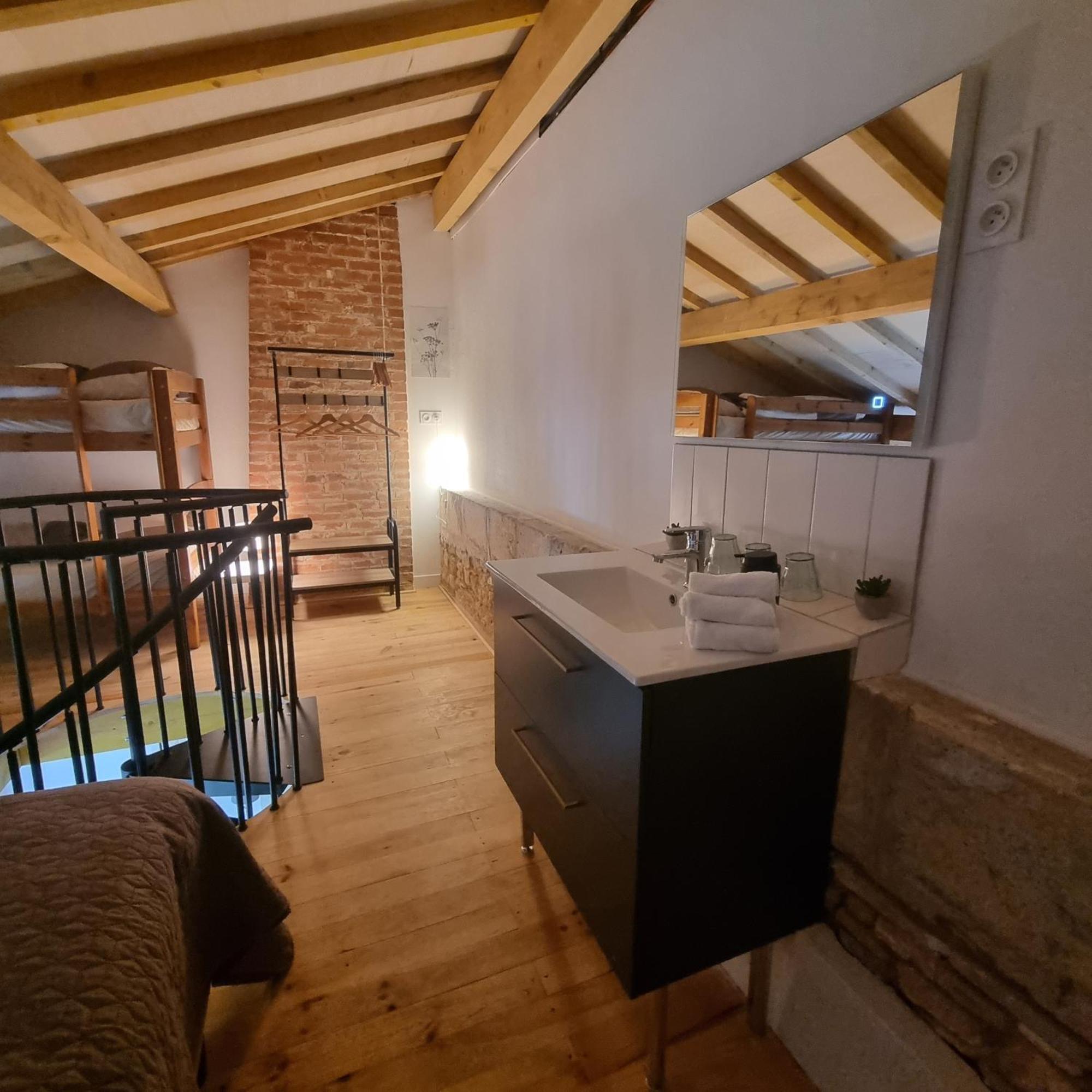 Château Neuf Le Désert Le Pizou Zimmer foto